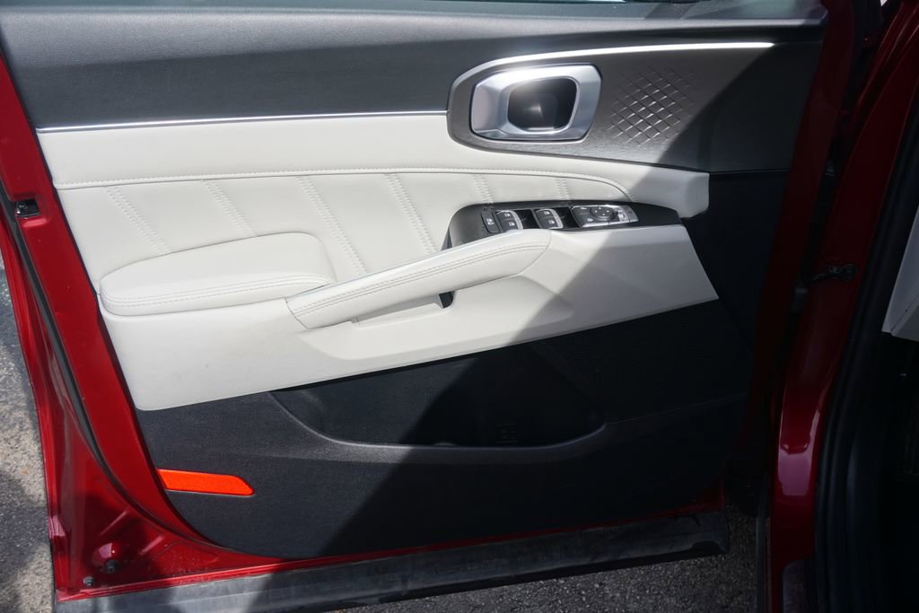 Used 2023 Kia Sorento SX image 10