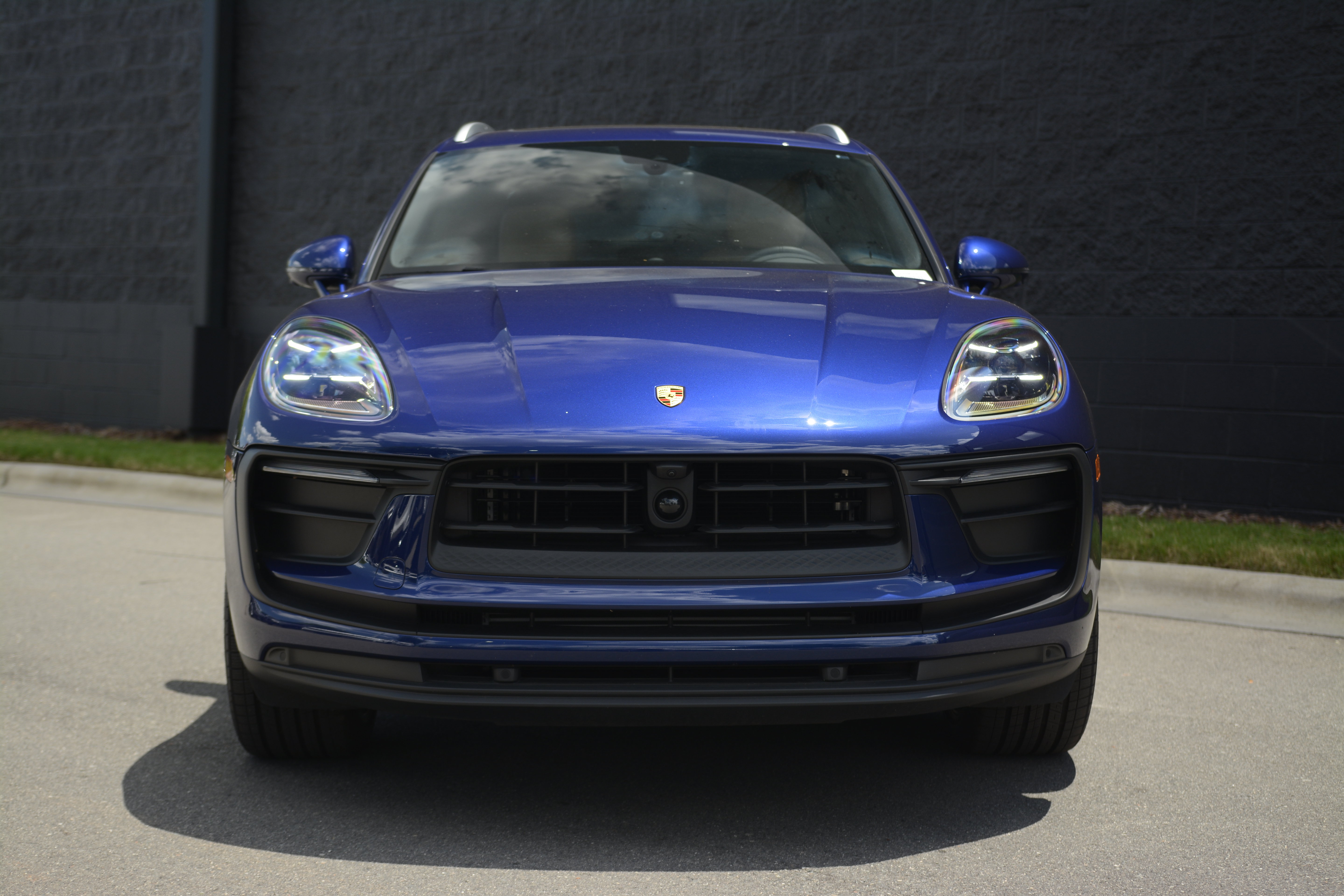 Certified 2026 Porsche Macan AWD/4WD image 10