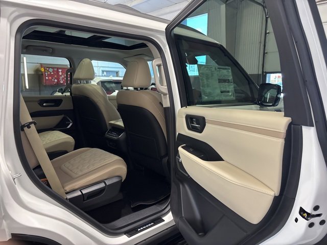 New 2026 Nissan Armada Platinum image 14