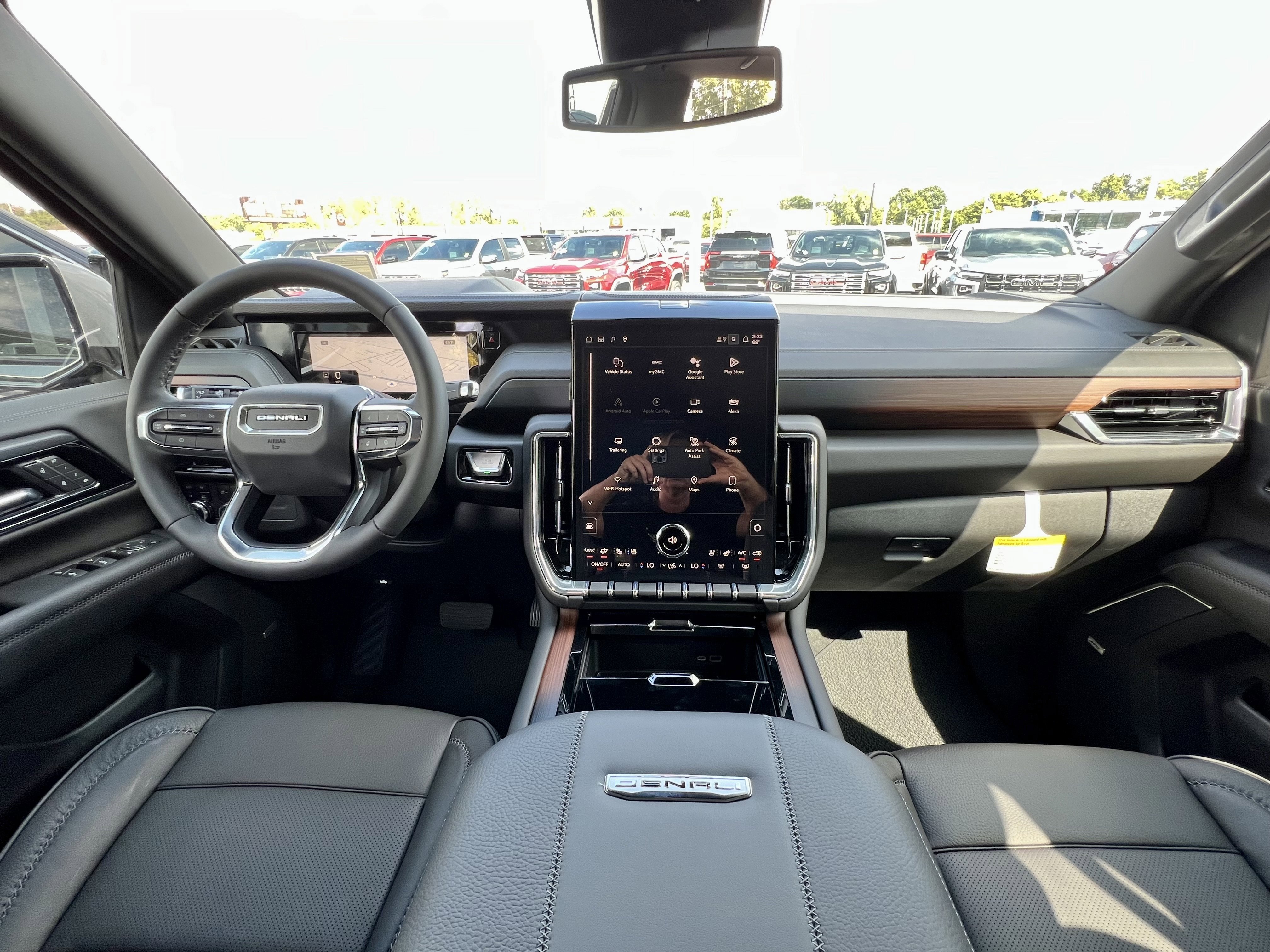 New 2025 GMC Yukon XL Denali AWD/4WD image 27