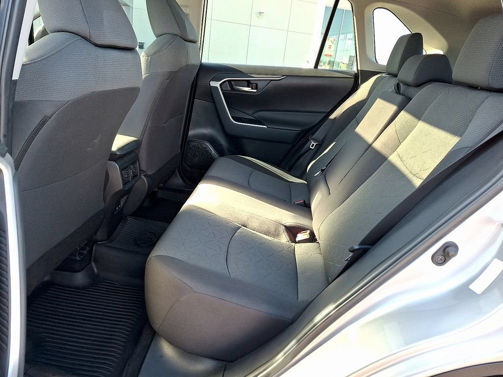 Used 2022 Toyota RAV4 XLE w/ Convenience Package AWD/4WD image 13