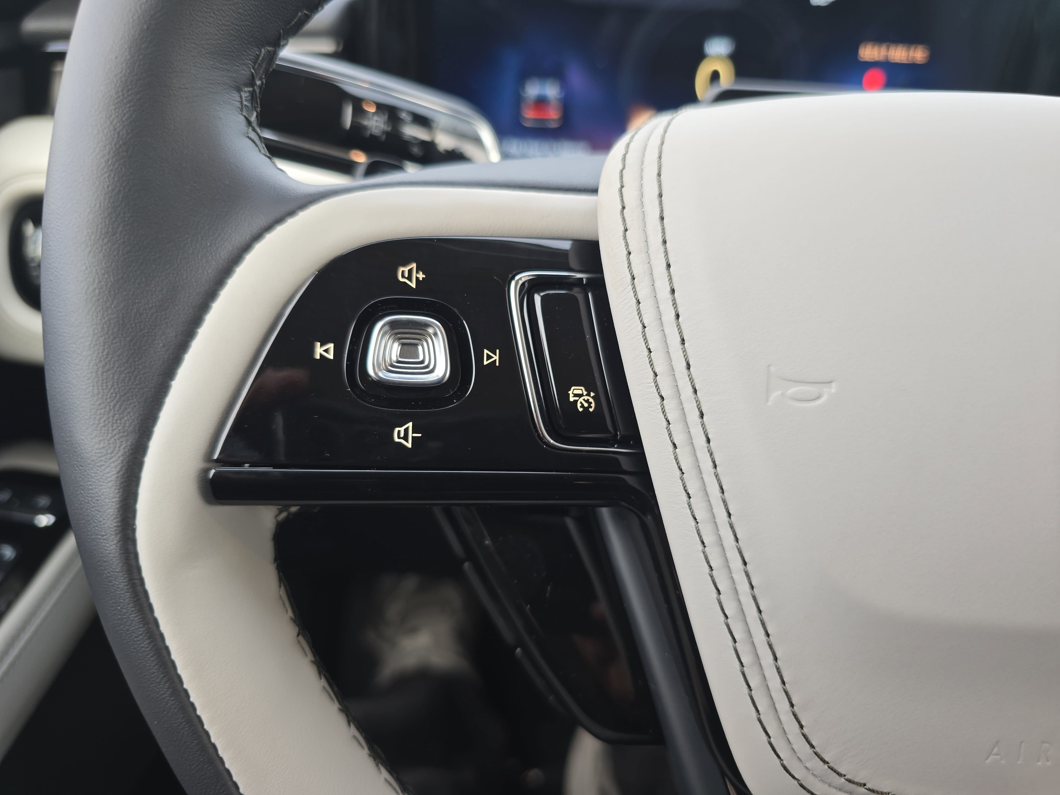 New 2026 Lincoln Aviator 2WD image 16