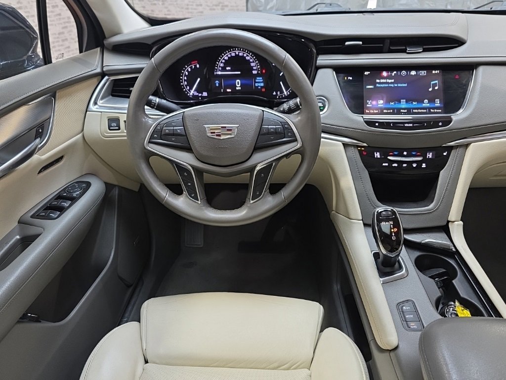 Used 2017 Cadillac XT5 Luxury w/ Driver Awareness Package image 13