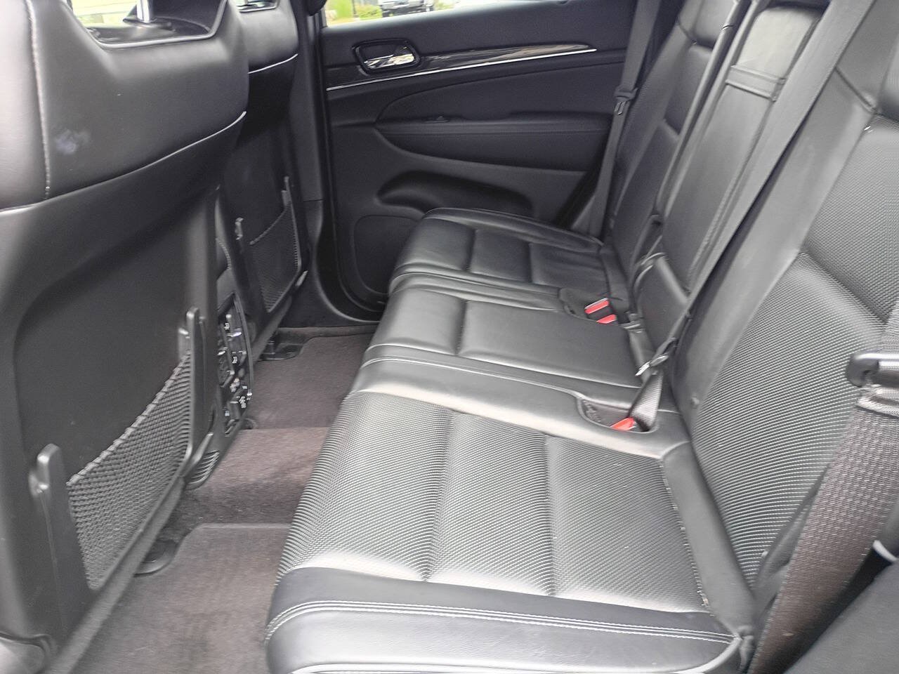 Used 2019 Jeep Grand Cherokee Overland AWD/4WD image 25
