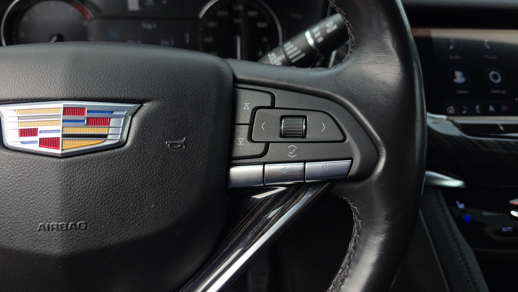 Used 2022 Cadillac XT6 Premium Luxury AWD/4WD image 16