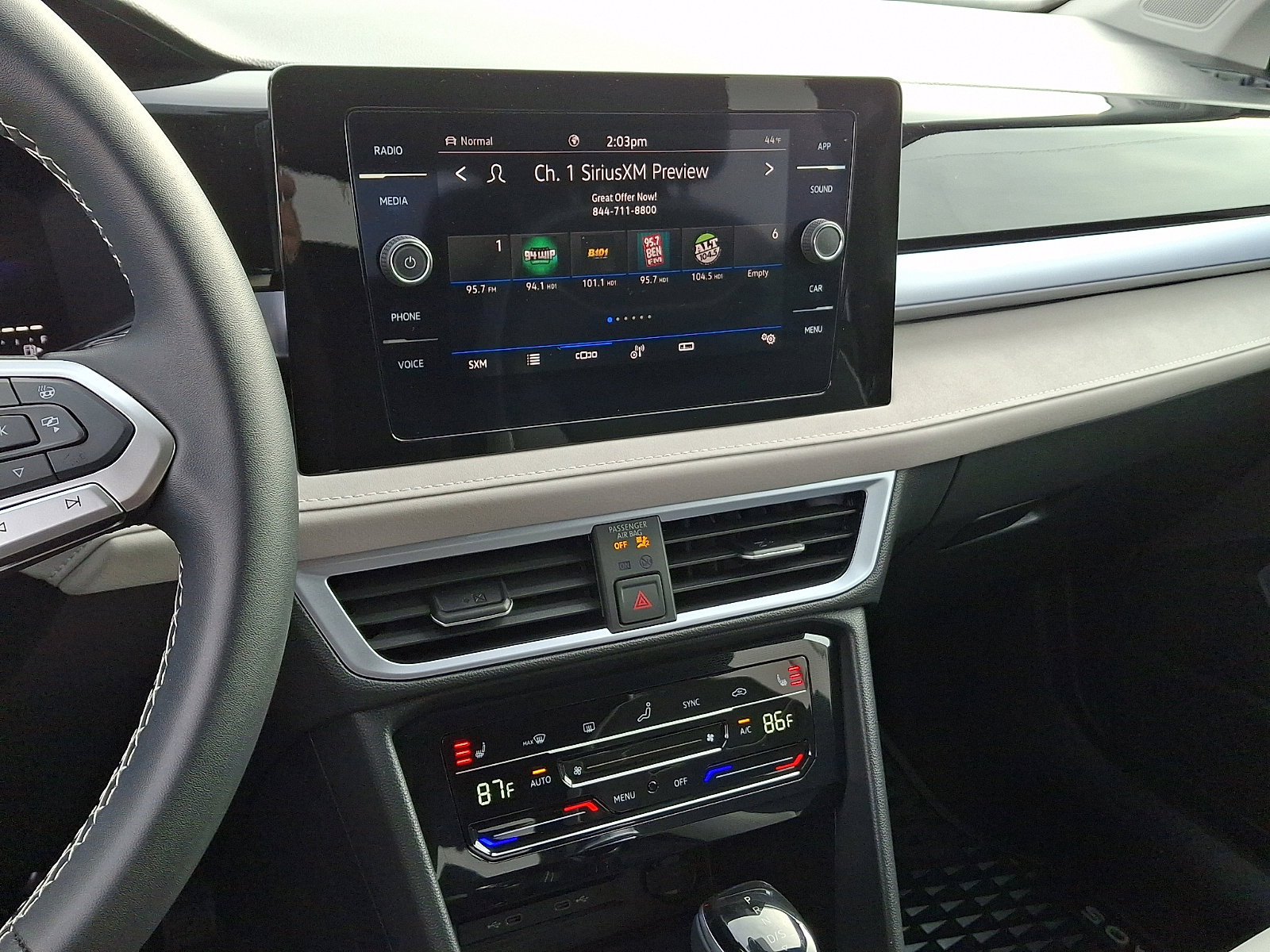 Certified 2025 Volkswagen Taos SE image 19