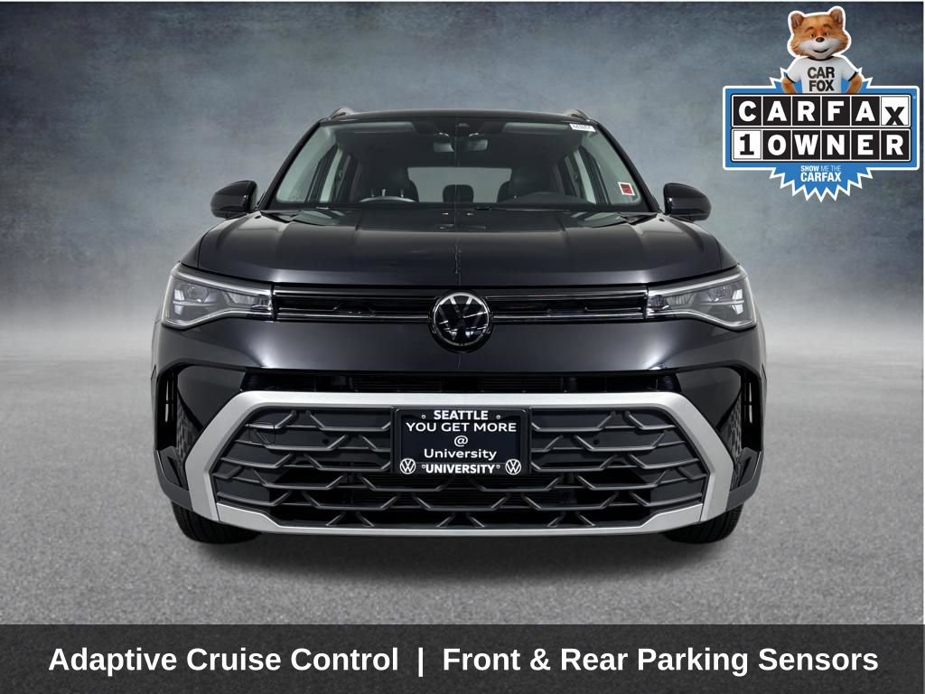 Used 2025 Volkswagen Taos SE AWD/4WD image 2