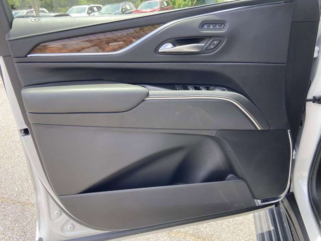 Certified 2023 Cadillac Escalade ESV Sport Platinum w/ LPO, ONYX Package AWD/4WD image 18