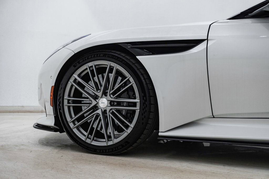 Used 2024 Aston Martin DB12 Coupe RWD image 8