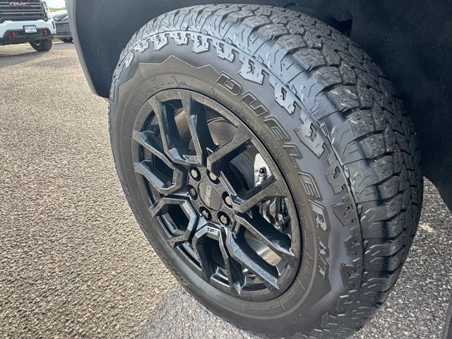 Certified 2025 GMC Canyon Denali w/ LPO, Denali Black Edition AWD/4WD image 9