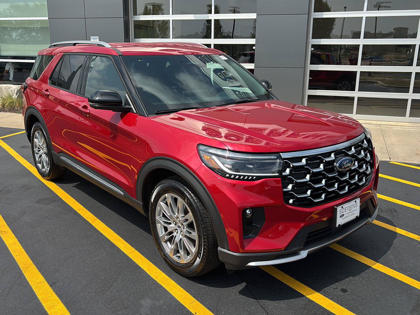 Used 2026 Ford Explorer Platinum AWD/4WD image 2