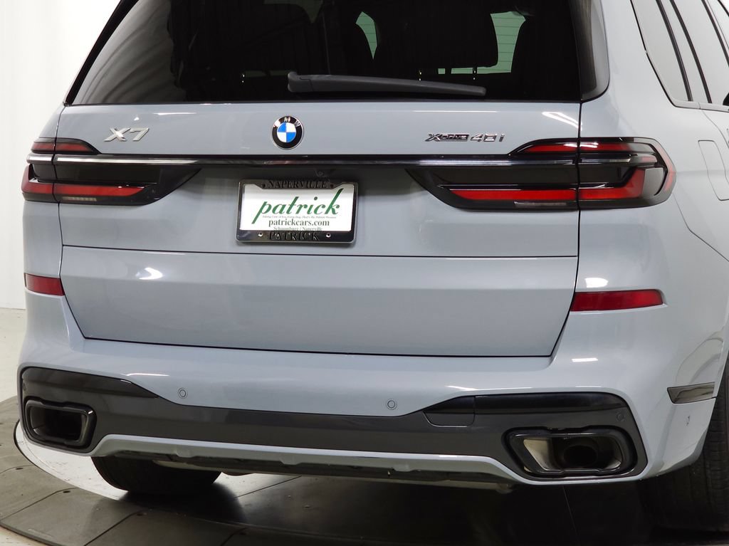 Used 2023 BMW X7 xDrive40i w/ M Sport Package AWD/4WD image 7