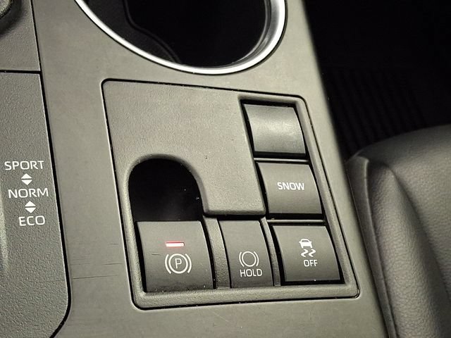 Used 2023 Toyota Highlander XLE FWD image 29