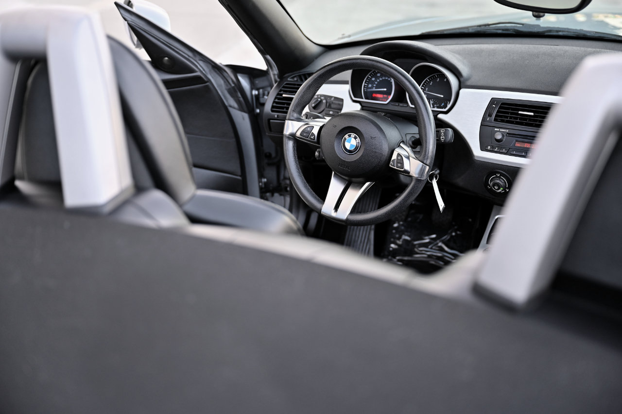 Used 2006 BMW Z4 3.0si RWD image 26