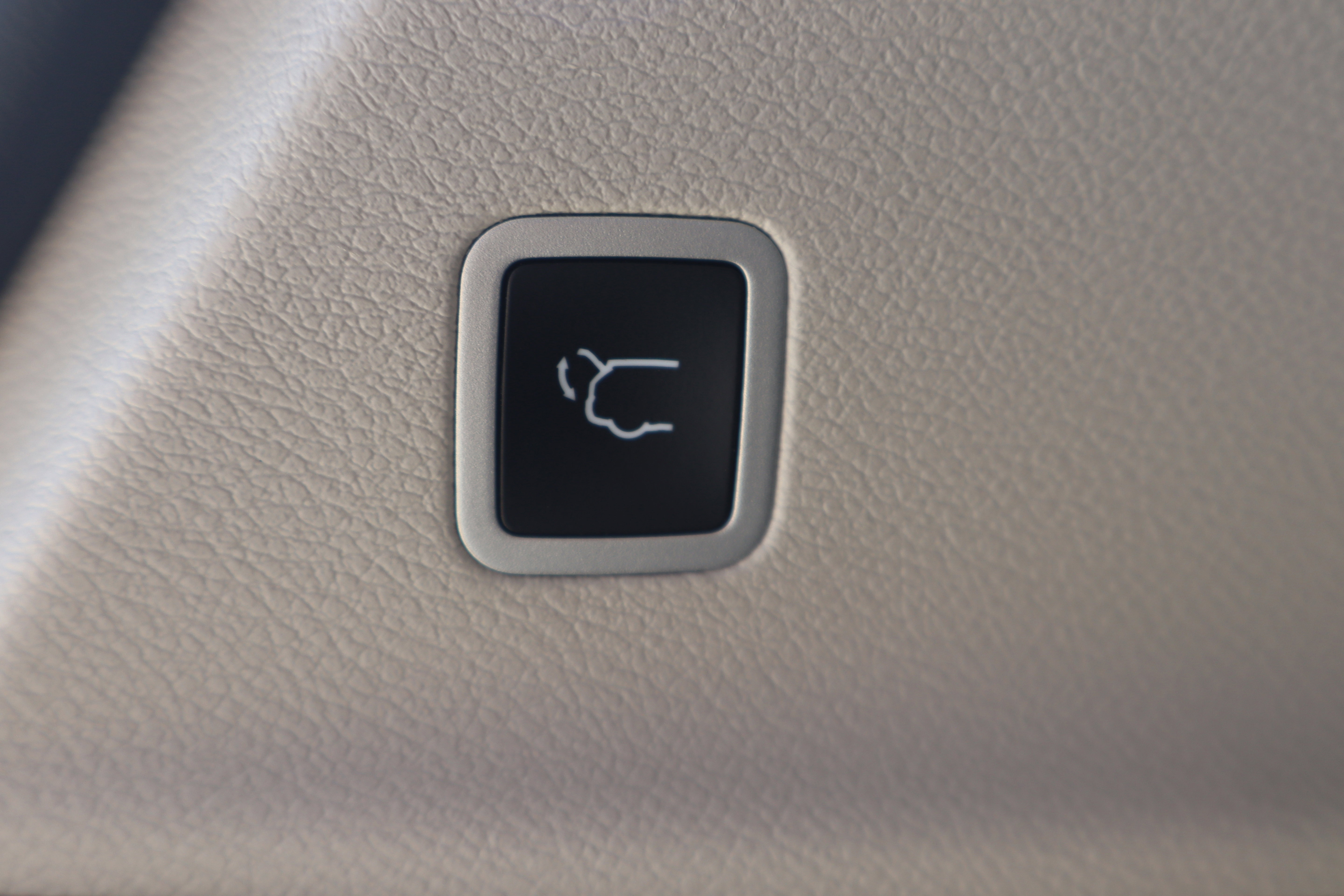 Used 2023 Chrysler Pacifica Touring-L FWD image 28