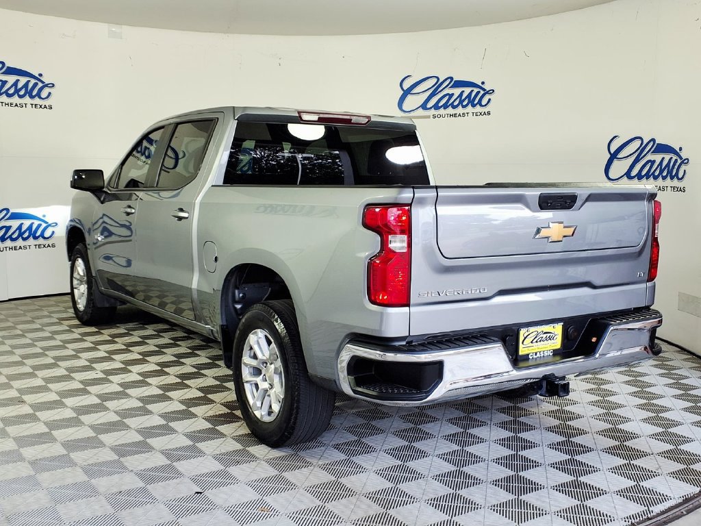 Used 2024 Chevrolet Silverado 1500 LT RWD image 2