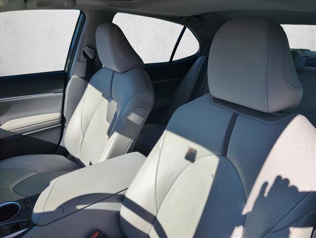 Used 2021 Toyota Camry XLE image 10