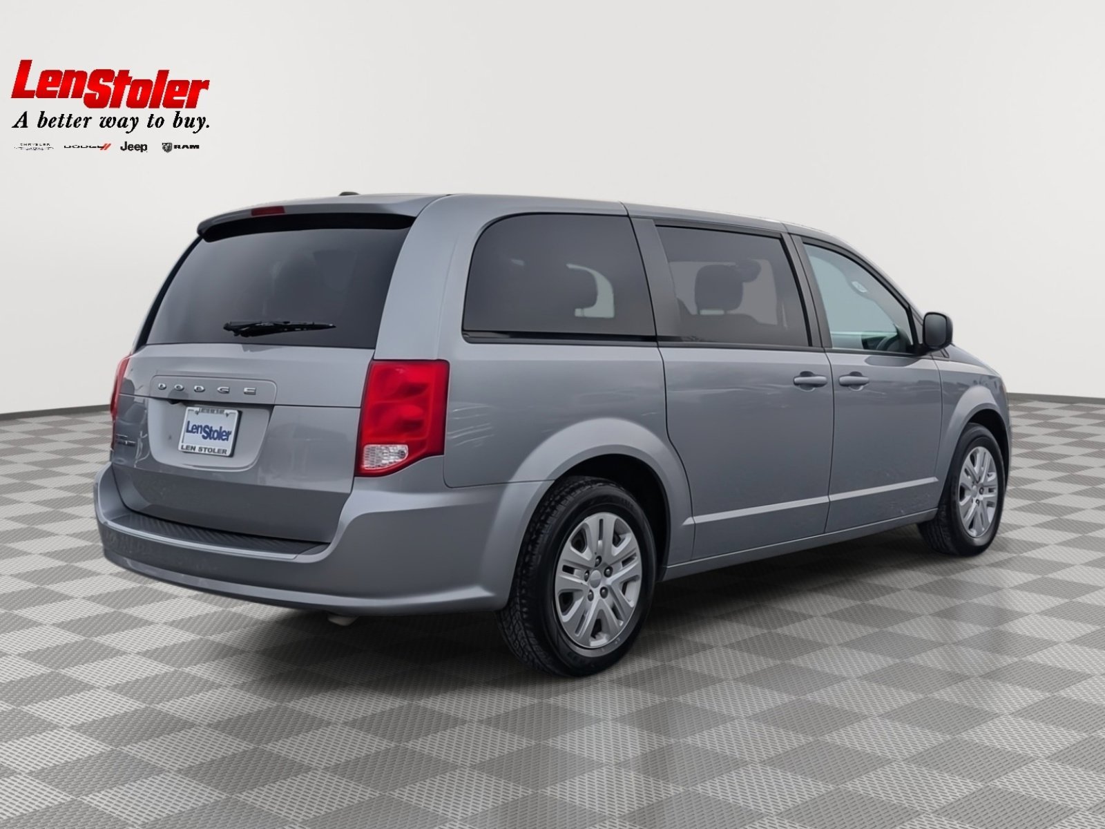 Used 2018 Dodge Grand Caravan SE w/ UConnect Hands-Free Group image 5