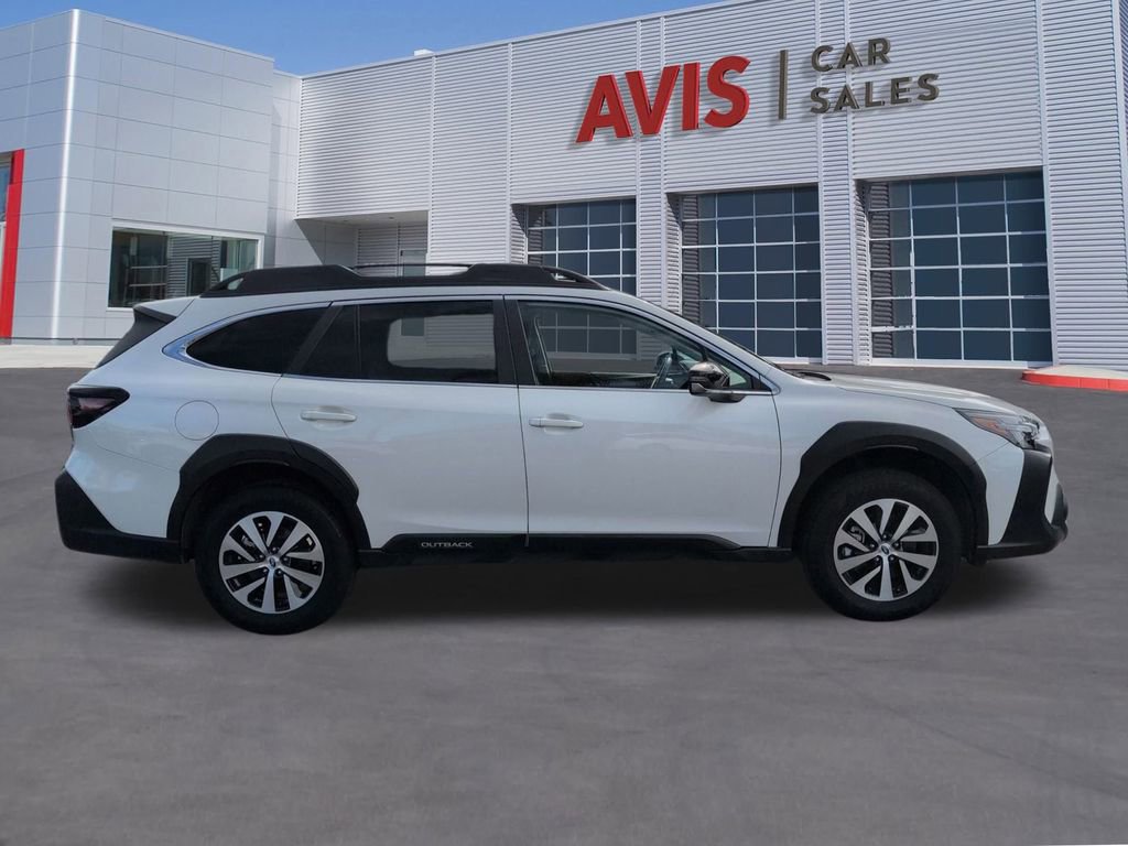 Used 2025 Subaru Outback Premium image 5