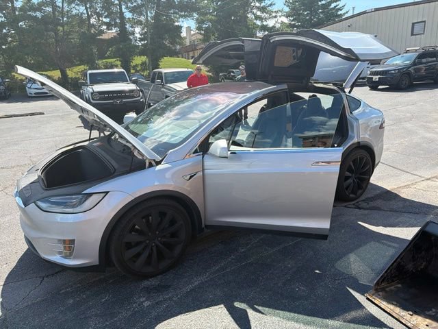 Used 2016 Tesla Model X 75D AWD/4WD image 3