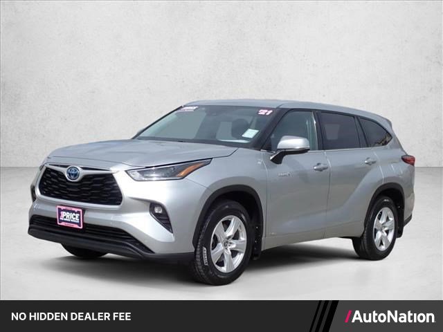 Used 2021 Toyota Highlander LE AWD/4WD image 1