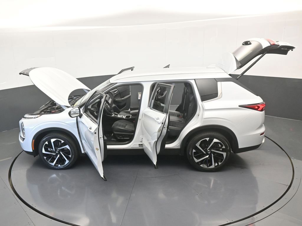 Used 2023 Mitsubishi Outlander SE image 74