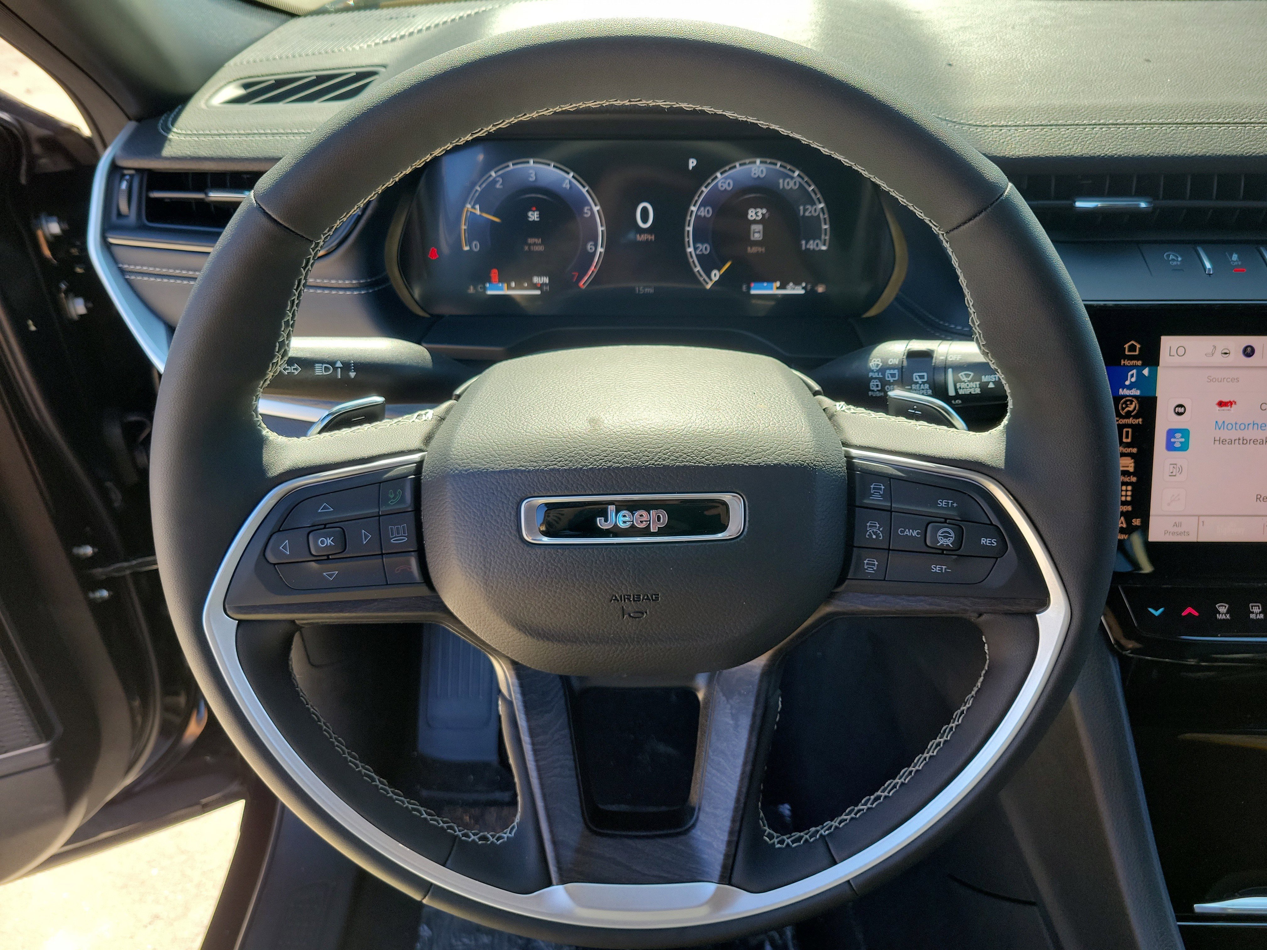 New 2026 Jeep Grand Cherokee L Limited w/ Luxury Tech Group II AWD/4WD image 19