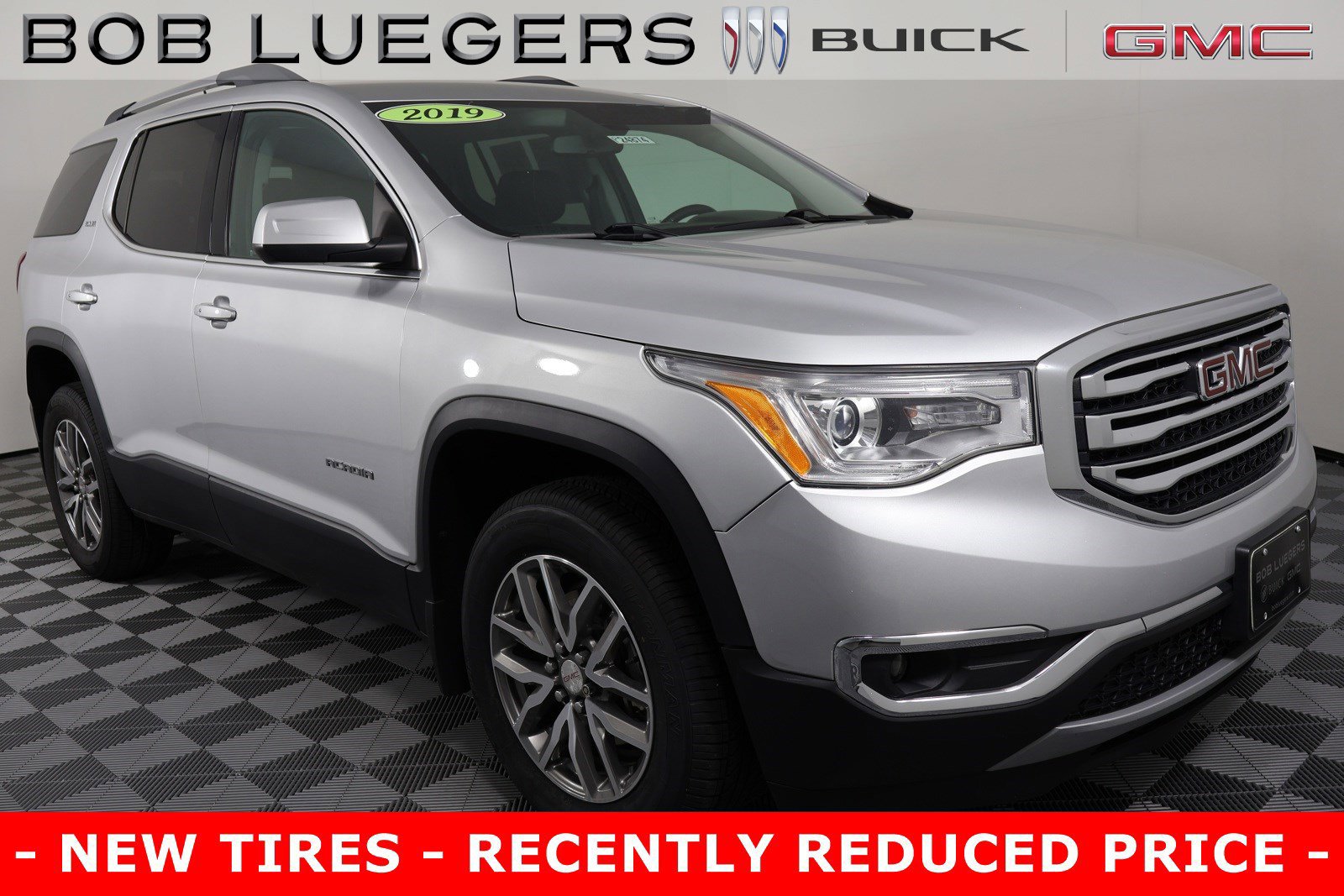 Used 2019 GMC Acadia SLE image 1