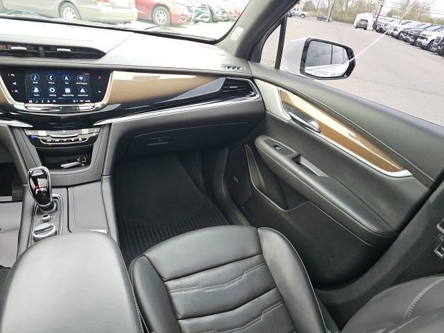 Used 2021 Cadillac XT6 Premium Luxury w/ Platinum Package AWD/4WD image 29