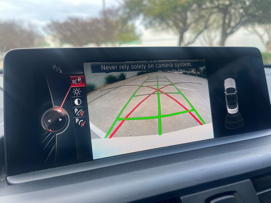 Used 2016 BMW M235i Convertible image 23