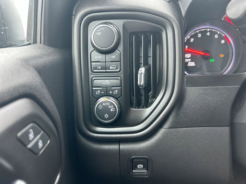 Used 2020 Chevrolet Silverado 1500 Custom w/ Custom Value Package image 19