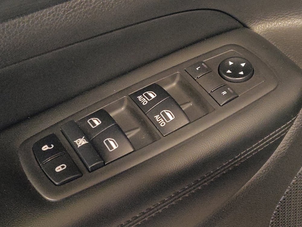 Used 2019 Jeep Grand Cherokee Laredo w/ Laredo X Package AWD/4WD image 27