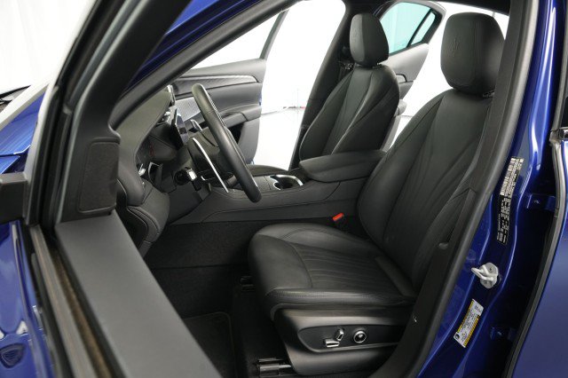 Used 2023 Maserati Grecale Modena AWD/4WD image 31