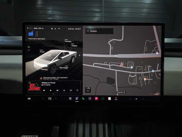 Used 2024 Tesla Cybertruck AWD Crew Cab image 27