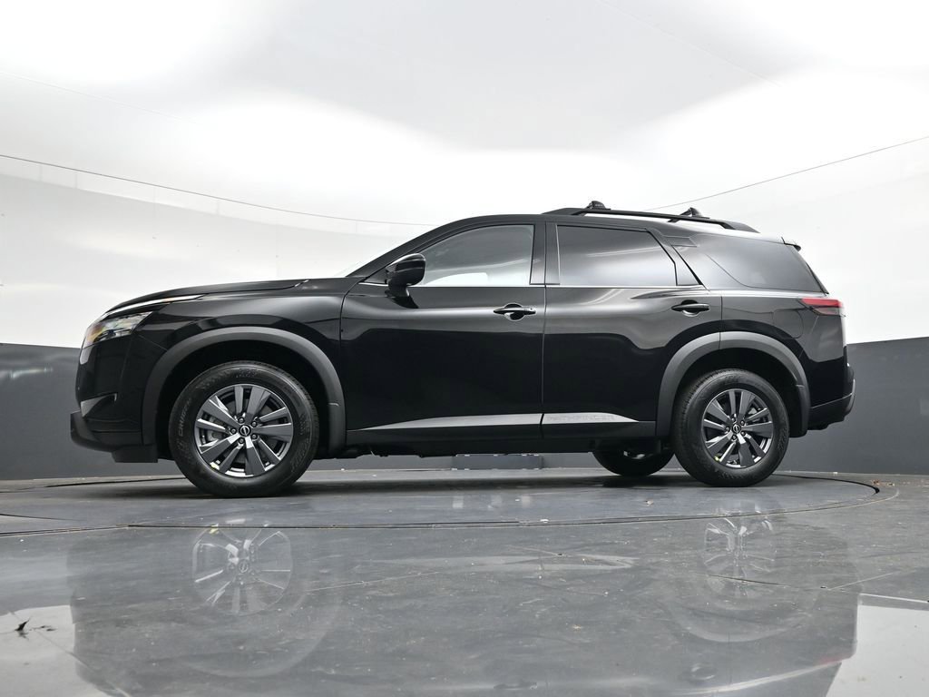 Used 2025 Nissan Pathfinder SV image 33