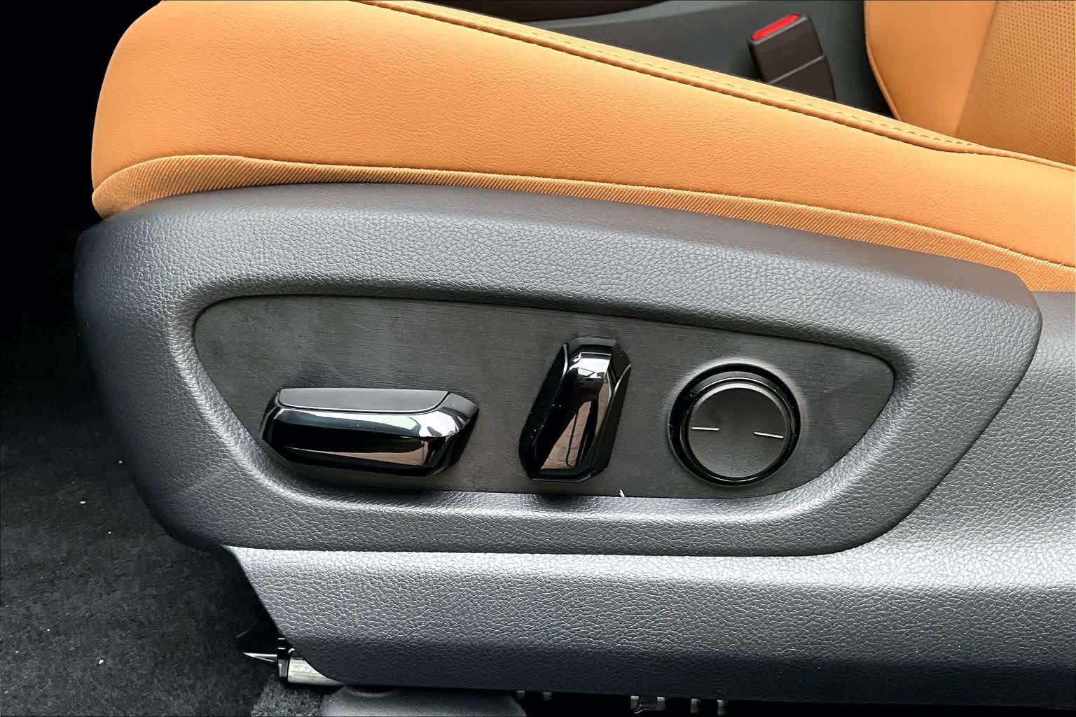 New 2026 Lexus UX 300h FWD w/ Accessory Package (Z1) image 15