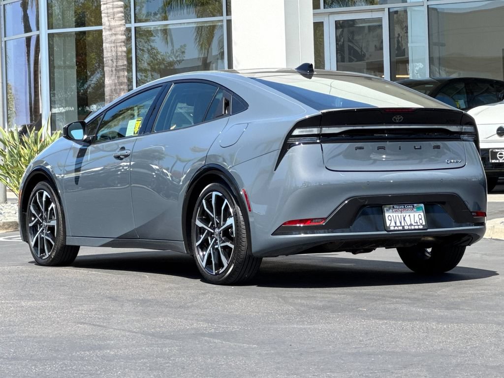 Used 2026 Toyota Prius Plug-In Hybrid FWD image 3