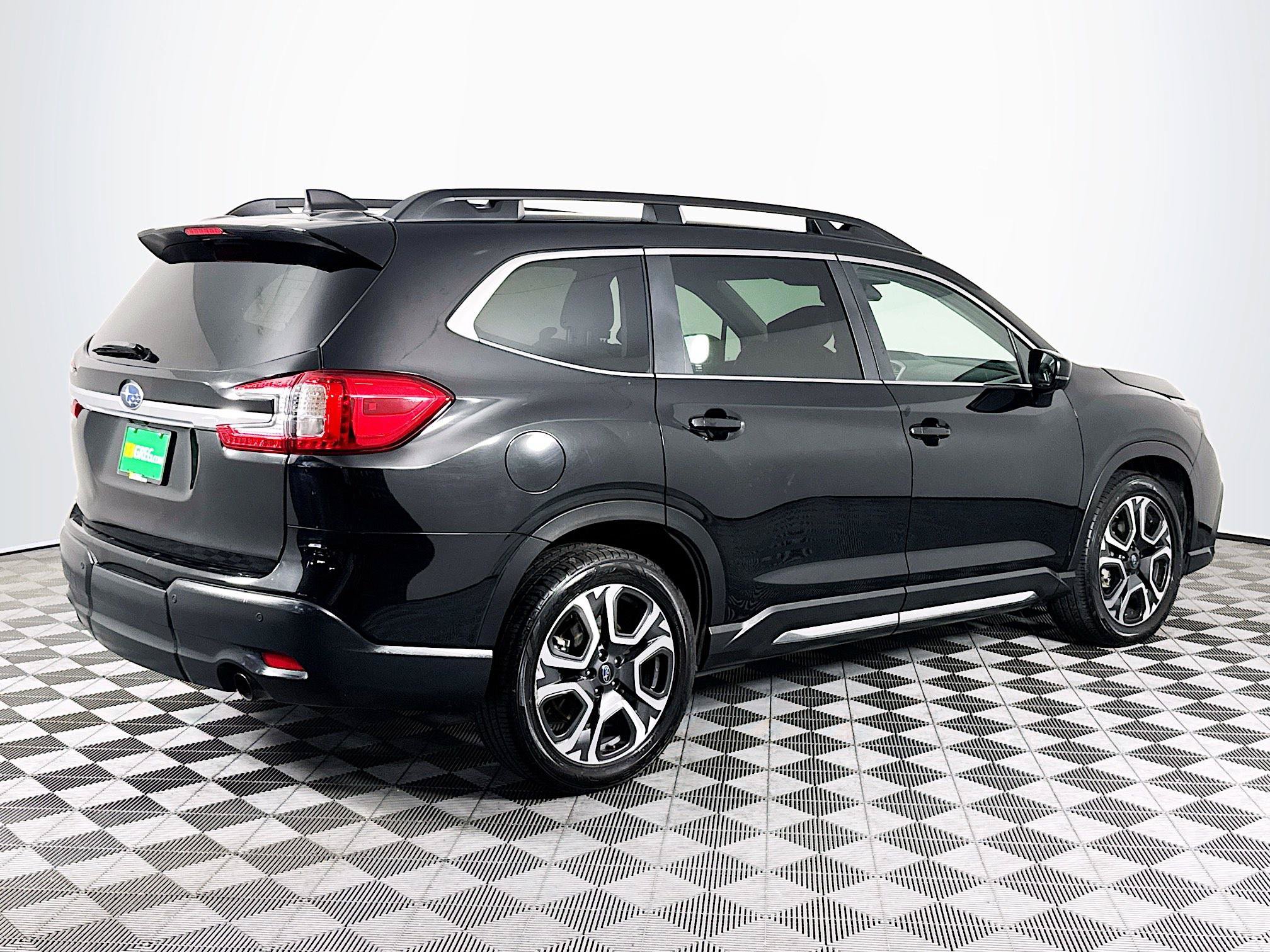 Used 2024 Subaru Ascent Limited AWD/4WD image 8