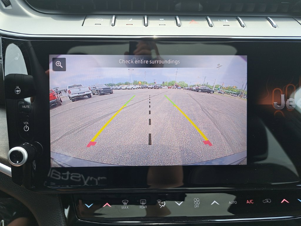 New 2026 Jeep Grand Cherokee Altitude AWD/4WD image 22