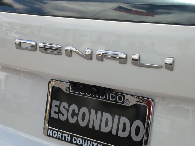 Used 2025 GMC Yukon Denali Ultimate w/ LPO, Floor Liner Package AWD/4WD image 33