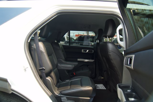 Certified 2022 Ford Explorer XLT w/ Equipment Group 202A AWD/4WD image 27