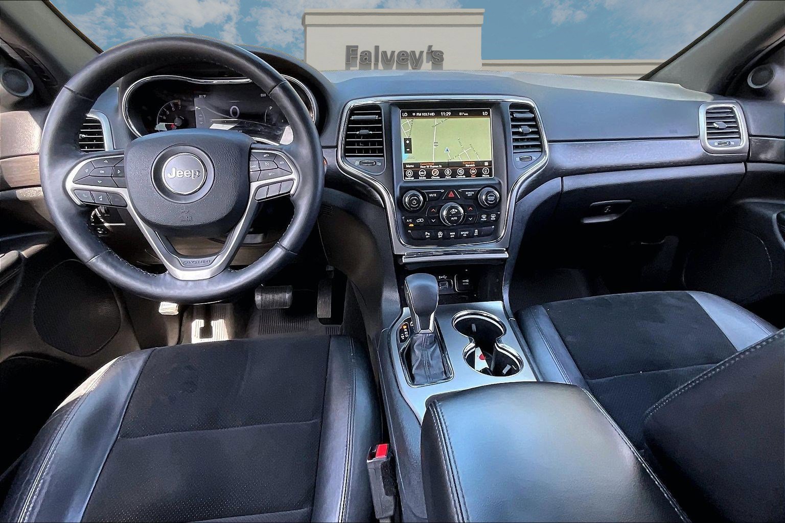 Used 2018 Jeep Grand Cherokee Altitude image 15