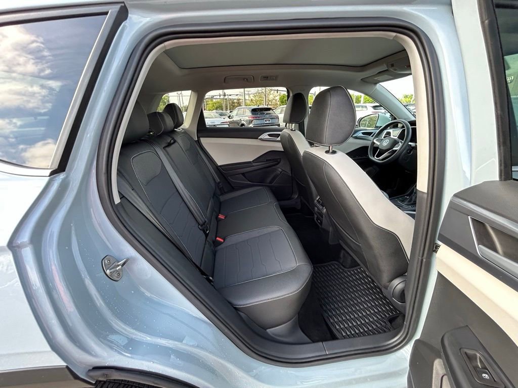 Used 2025 Volkswagen Taos SE image 48