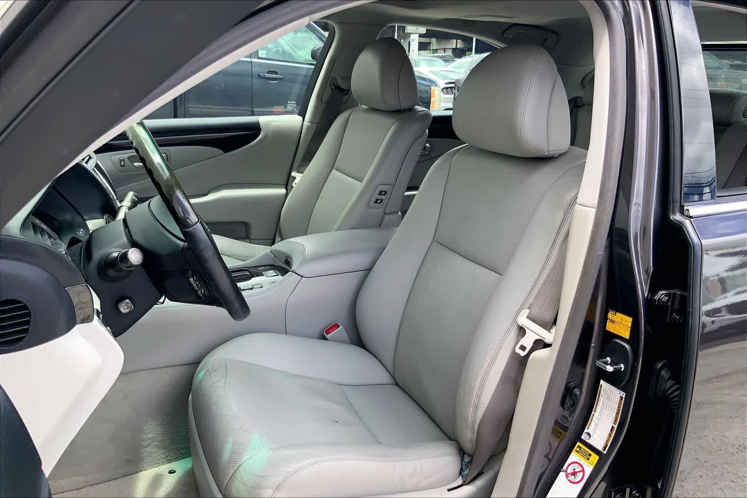Used 2007 Lexus LS 460 RWD image 11