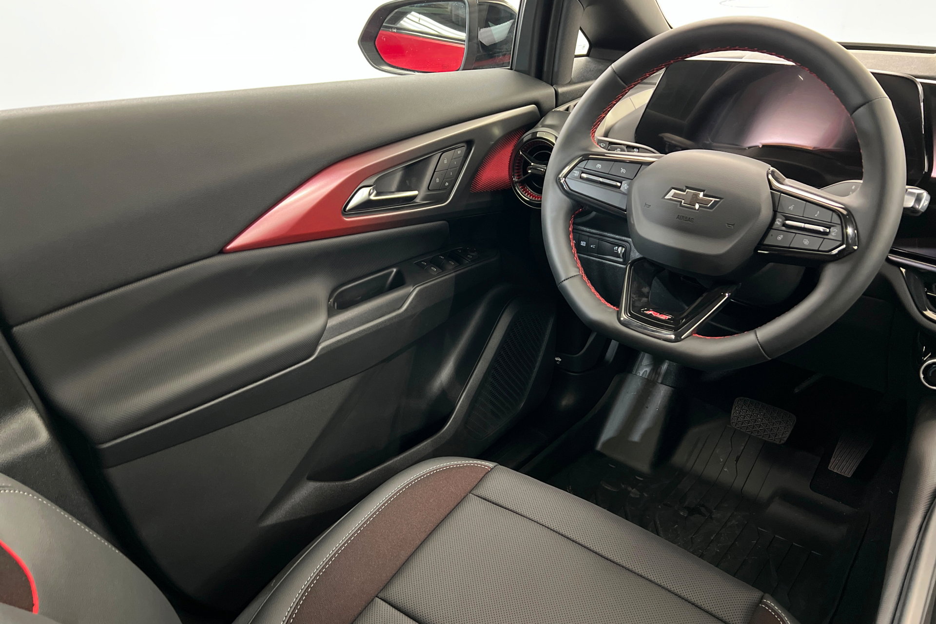 New 2026 Chevrolet Equinox EV RS w/ Convenience Package II AWD/4WD image 12