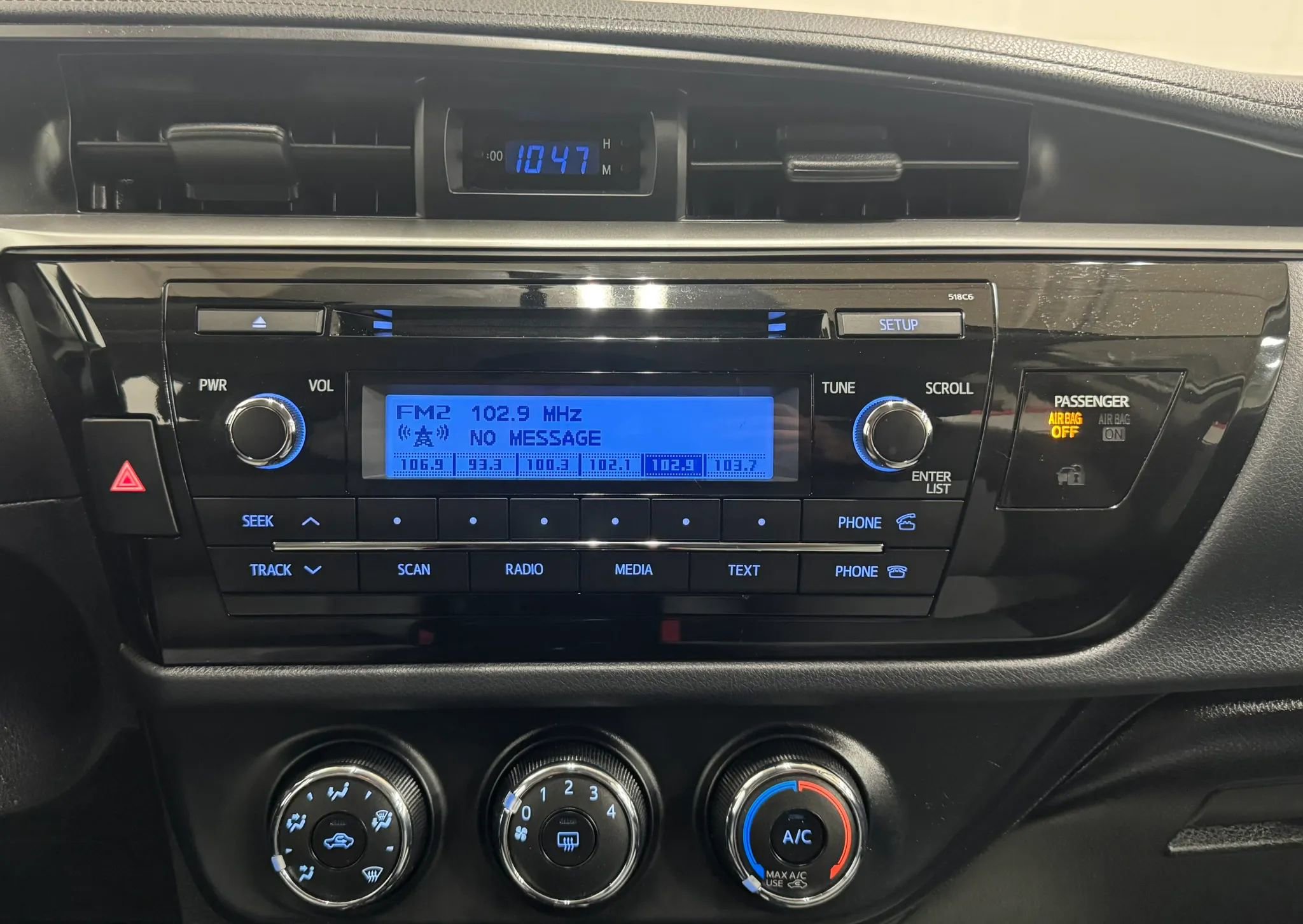 Used 2014 Toyota Corolla L image 30