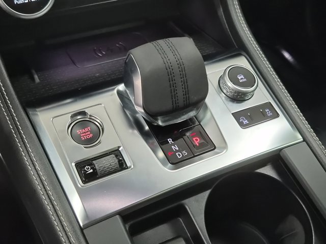 Used 2024 Jaguar F-PACE R-Dynamic S image 32