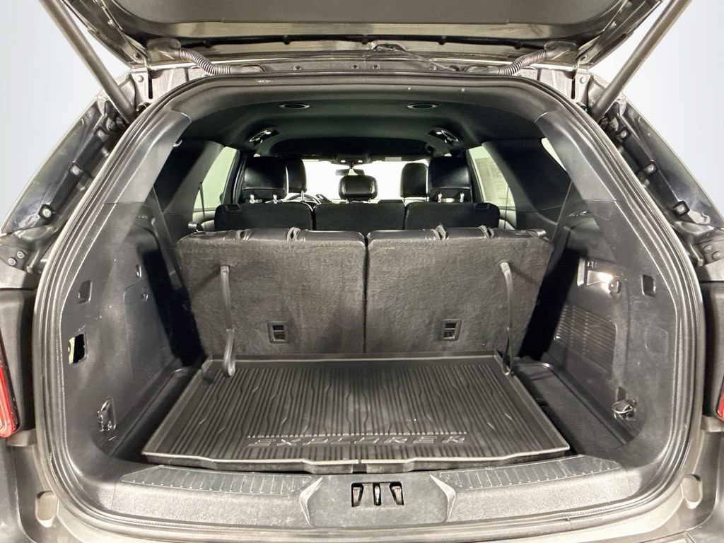 Used 2020 Ford Explorer XLT w/ Equipment Group 202A AWD/4WD image 27