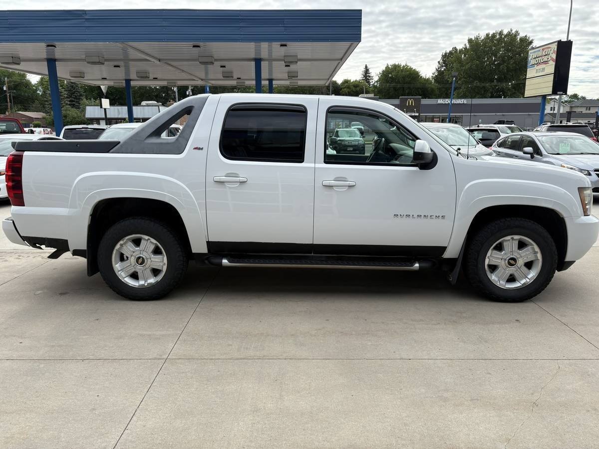 Used 2010 Chevrolet Avalanche LT w/ Luxury Package AWD/4WD image 5