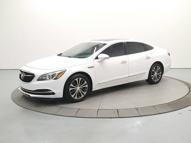 Used 2018 Buick LaCrosse Essence w/ Sun and Shade Package FWD image 4